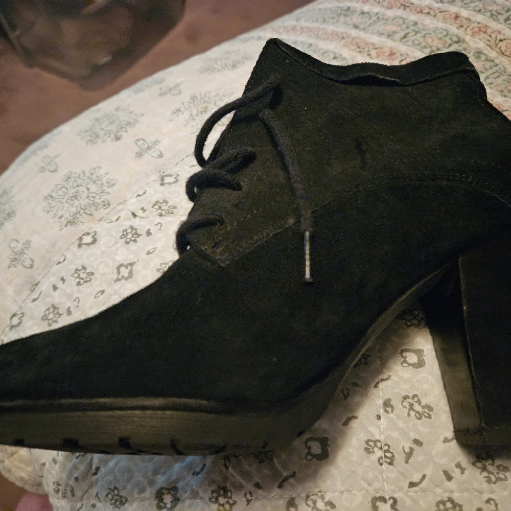 Boots - Picture 6 of 6